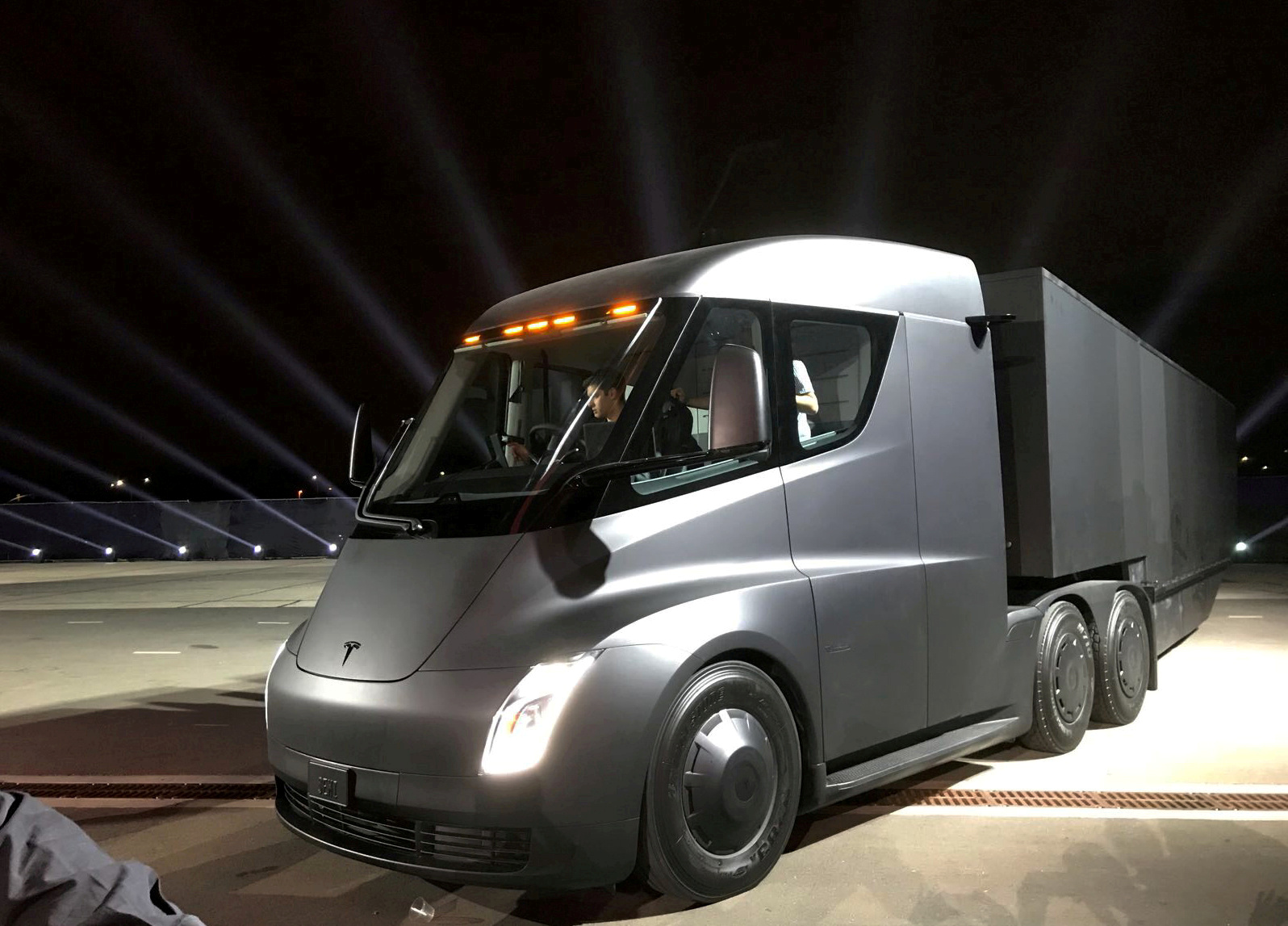 Tesla Semi Kabine bei einer Präsentation