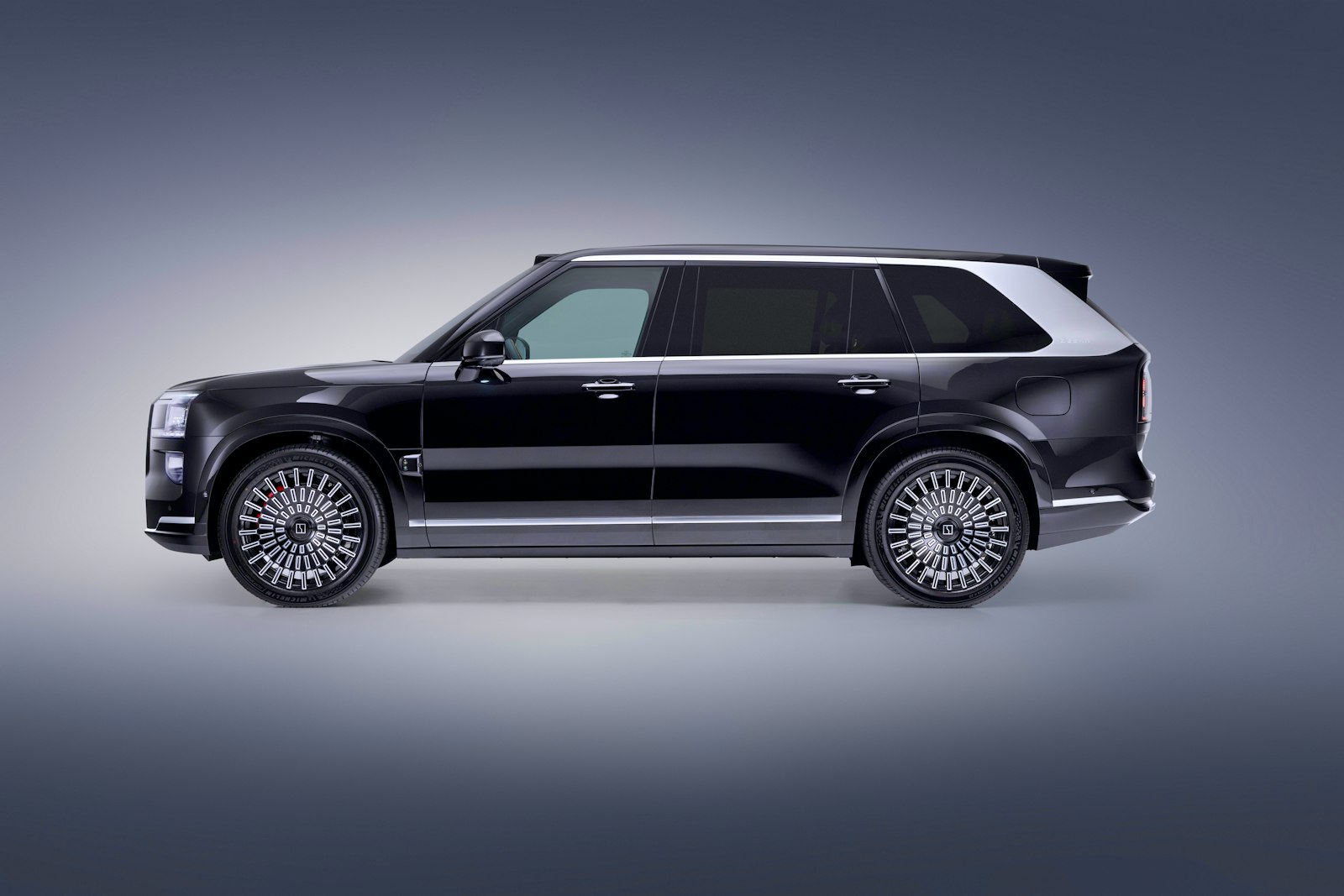 Zeekr 9X Ultra AWD Luxus-SUV in Seitenansicht